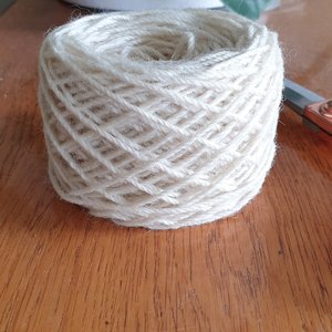 NEW Undyed, white carpet wool, 250 gram ball