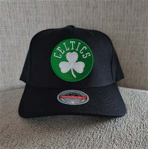 Accessories: MITCHELL & NESS CELTICS SNAPBACK - BLACK/GREEN