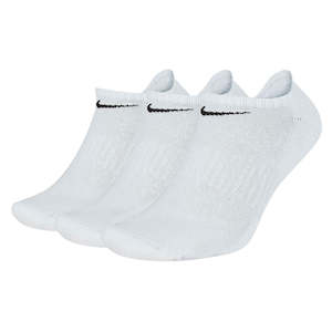 Socks: NIKE EVERYDAY CUSHION NO-SHOW 3 PACK SOCK