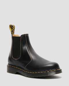 Dr Marten: DR MARTENS 2976 ABRUZZO LEATHER CHELSEA BOOTS - BLACK+BROWN ABRUZZO WP