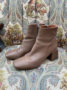 Shoes Preloved: LOQ Boots