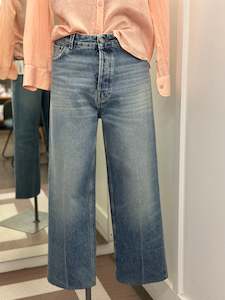 Pants: Haikure Jeans