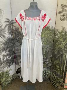 Dresses: Louizon