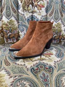 Shoes: Unisa