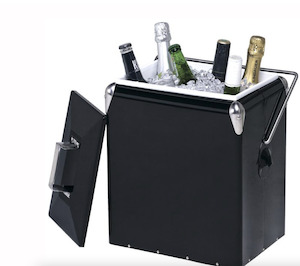 Outdoors: Retro Cooler Box