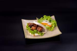 SR5 - TACO BAO - CARAMELISED PORK