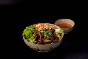 V3 - GRILLED LEMONGRASS PORK VERMICELLI