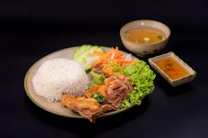 R3 - CRIPSPY SKIN WHOLE LEG CHICKEN ON RICE