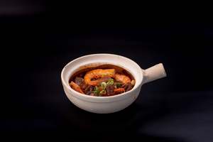 M17 - CARAMELISED PORK & PRAWN IN CLAY POT