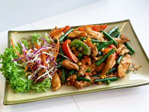 Main: M7. STIR FRIED CHICKEN WITH THAI SAUCE
