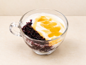 Dessert Menu: DR13 – VIETNAMESE YOGURT BLACK STICKY RICE