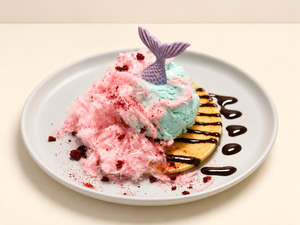 Dessert Menu: DR8 – MERMAID PANCAKE WITH FAIRY FLOSS