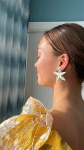 STARFISH STUD LARGE Pastel blue-gold