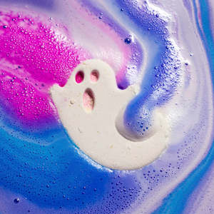 free gift: *FREE GIFT* GHOSTIE Limited Edition LUSH Halloween Bath Bomb