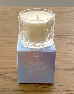 Products: Forget Me Not scented candle Love to Give gift hampers Auckland