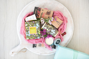 Products: Pick-Me-Up Women's Gift Hamper Love to Give gift hampers Auckland