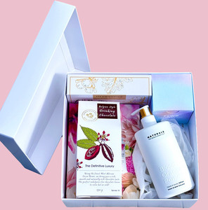 Deluxe Gift Love to Give Discover Love to Give gift hampers Auckland