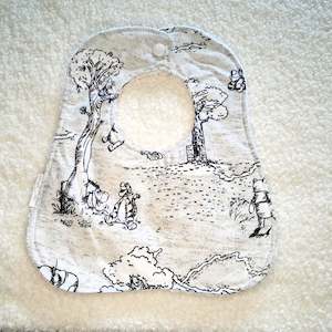 Bibs: Winnie Grey - Round Bib