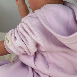 The Wolf Hoodie - Aurora