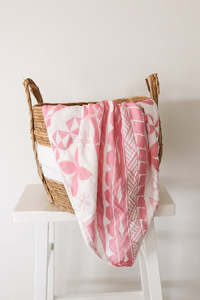 Blankets: Fōlau Aute Layered Muslin Blanket (Samoa)