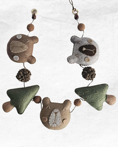Decor: 3 Bears Felt Baby Bunting