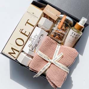 For Her: Gift Box | Moet Lovers