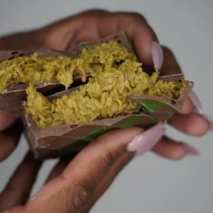 Whisked Creations Pistachio Crunch Dubai Bar 220g