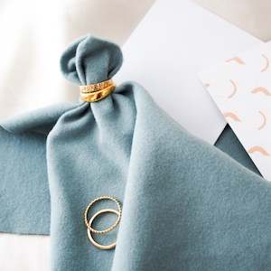 Planet Picks: JEWELLERY POLISHING CLOTH