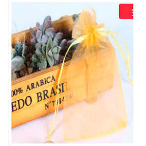 Favour Bag: CLEARANCE Organza Bags - Gold (10x15cm)