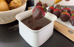 Products: Fondue Bowl with silicone insulated base for melted cheese, chocolate or dips.