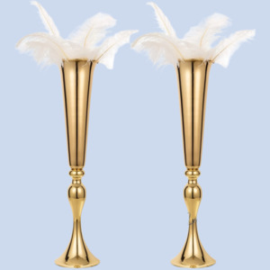 Centerpieces: Elegant Metal Tabletop Flower Stand - Versatile Floral Vases