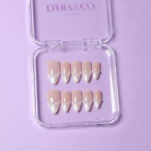 Wedding Event Press On Nails: Pearl Veil French