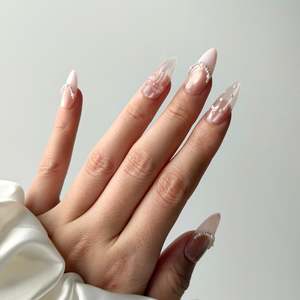Press-on Nails: Darling