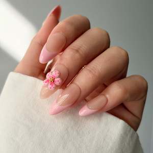 French Tip Press On Nails: Frenchkiss