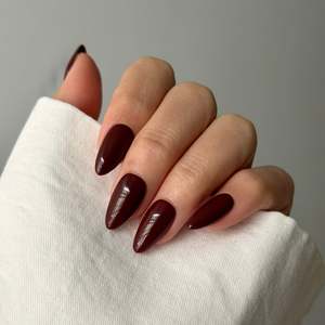 Bestselling Press On Nails: Velvet