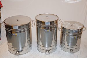 Products: Stainless Steel Settler With Handles And Sieve Various Sizes