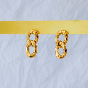 Mabel Pepe: Vintage Big Chain Stud Earrings - Gold