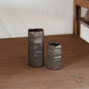 Goodwin Ceramics: Tetto Ceramic Vase - Preto