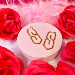A Of Things: 90s 'S' Earrings - Gold