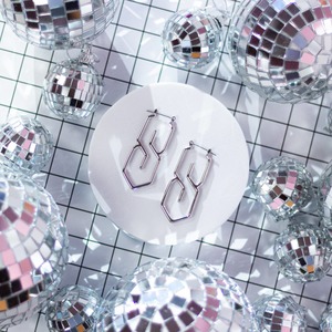 Entire: 90s 'S' Earrings - Silver