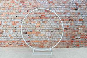 Mesh Walls: Round Circle White
