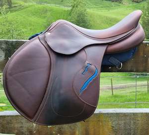 Products: Second Hand 17.5" Antares Connexion Saddle