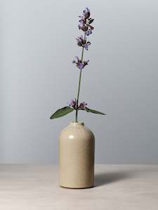 Richard Beauchamp: Medium Bud Vase – Sand