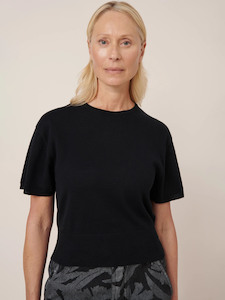 Kowtow: Silhouette Top – Black