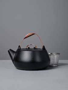 Under 250: Cast Iron Teapot (Enamel Lined)