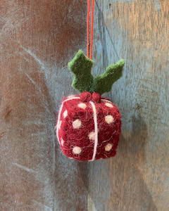 holiday ornament: Pashom Felted Decoration - Present