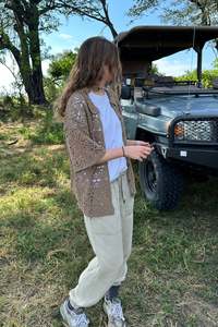 Indi and Cold Short Sleeve Crochet Shirt Topo