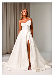 Ginger - TC25142 - Tania Olsen Make a bold but graceful statement in our modern &hellip;