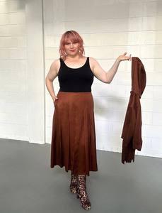 Frontpage: THE UNFOLDING SKIRT