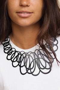 Melko: Melko - TUNNT Twist Necklace